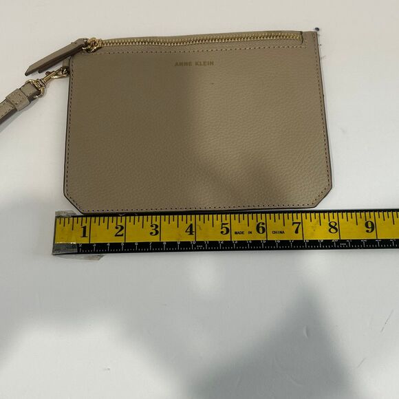 Anne Klein Wristlet Clutch Women’s Color Cream Gold Tone Hardware - Picture 5 of 7